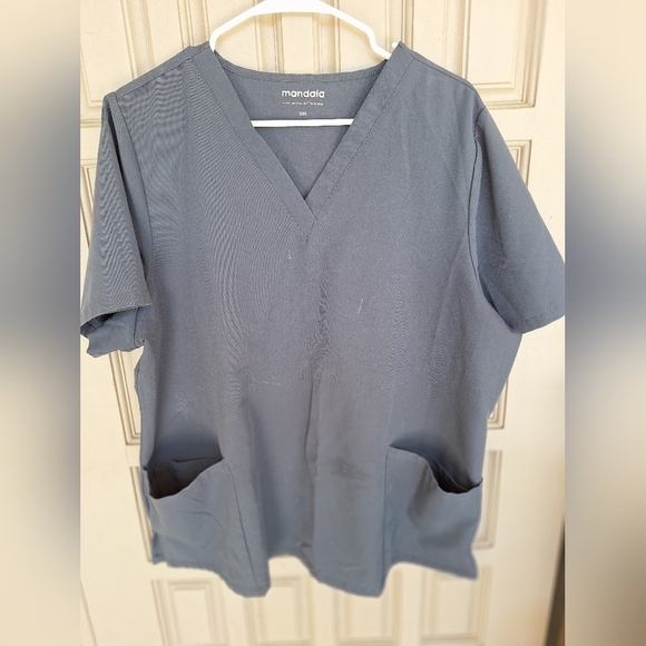 Scrub Top Mandala Plus Sz2XL Gray Pockets - Picture 2 of 7